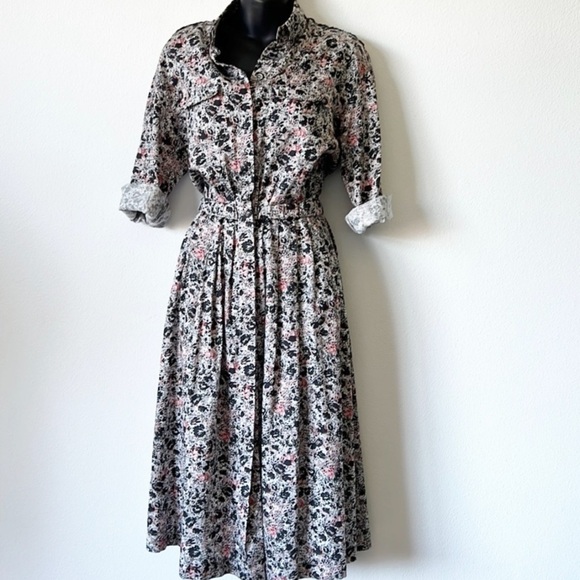 Floral Button-Up Dress - Picture 4 of 13